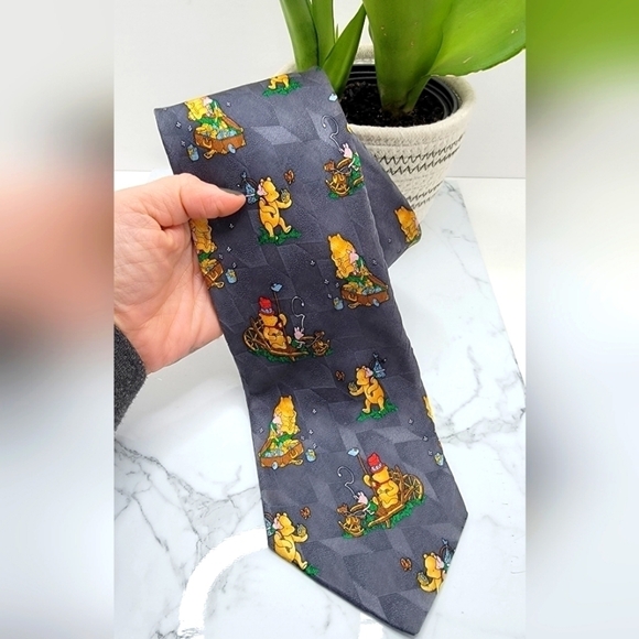 Disney | Winnie the Pooh all-over print grey silk necktie | unisex - Picture 1 of 6